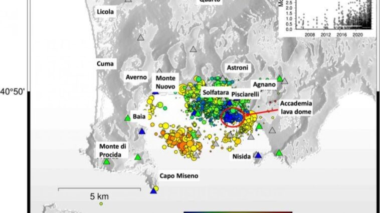 Séismes aux Champs Phlégréens, découverte de différentes structures sismiques à l'intérieur de la caldeira 1 La distribution de la sismicité a été enregistrée aux Campi Flegrei de janvier 2005 à octobre 2023 / Crédit: INGV