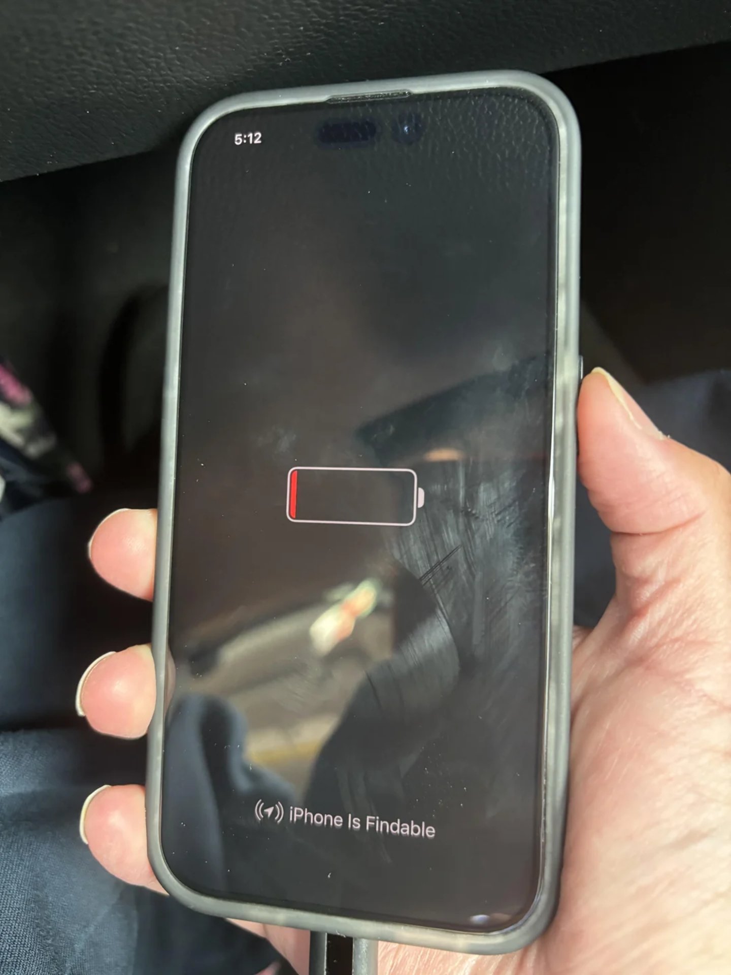 L'iPhone pourra te dire l'heure même lorsqu'il est éteint et sans batterie 3 Ton iPhone pourra te dire quelle heure il est même lorsqu'il est éteint sans batterie