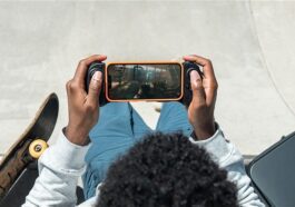 Tu as l'habitude de jouer sur ton iPhone? Tu vas vouloir la nouvelle manette SCUF conçue pour les mobiles 23 Tu joues souvent sur ton iPhone? Vous voudrez le nouveau contrôleur SCUF conçu pour les mobiles
