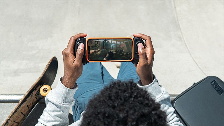 Tu as l'habitude de jouer sur ton iPhone? Tu vas vouloir la nouvelle manette SCUF conçue pour les mobiles 2 Tu joues souvent sur ton iPhone? Vous voudrez le nouveau contrôleur SCUF conçu pour les mobiles