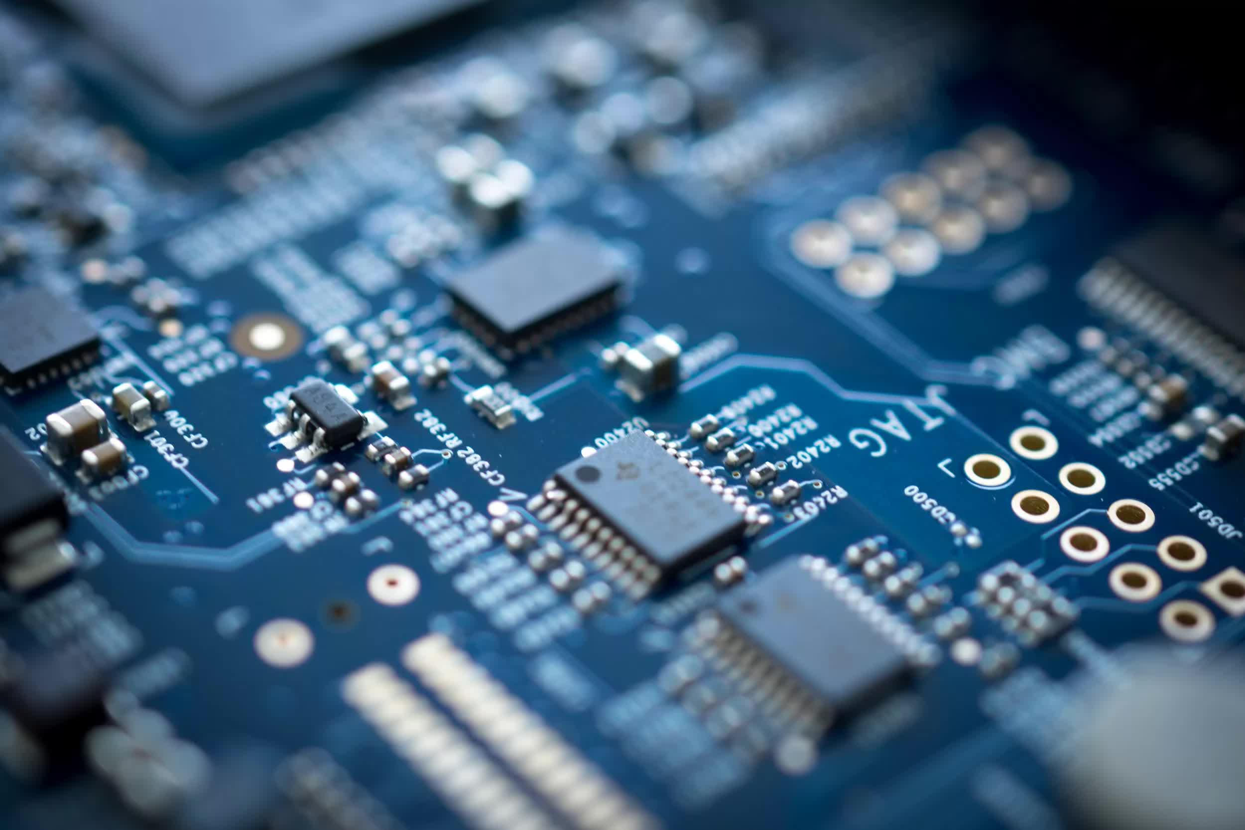 Une avancée majeure en matière de condensateurs pourrait ouvrir la voie à la microélectronique avec une densité de puissance 170 fois supérieure 2 Une avancee majeure en matiere de condensateurs pourrait ouvrir la