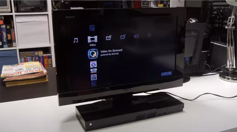 Vous vous souvenez de l'époque où Sony a sorti un téléviseur Bravia avec une PlayStation 2 intégrée ? 1 Vous vous souvenez de l'époque où Sony a sorti un téléviseur Bravia avec une PlayStation 2 intégrée ?