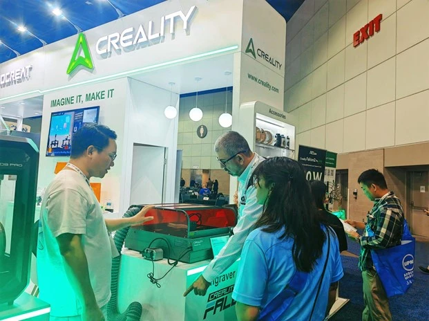 Falcon Laser fait sensation au salon Rapid + TCT 2024 avec sa nouvelle technologie laser 2 Creality Falcon Laser Showcase 2024 Rapid Tvt Exhibition