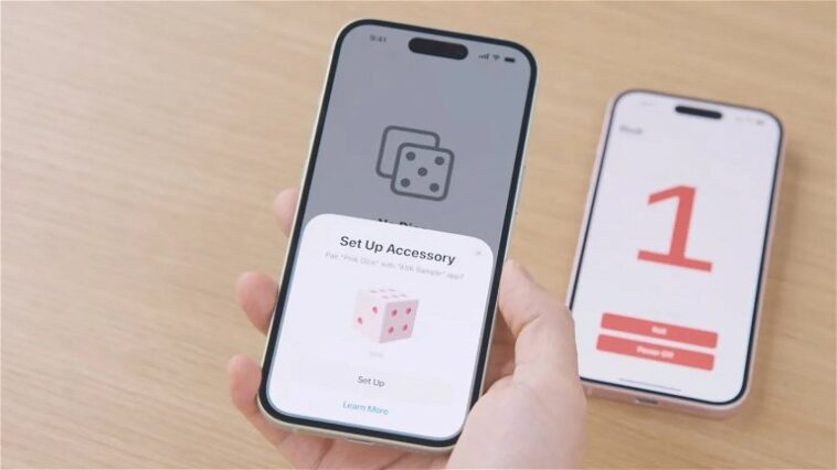 iOS 18 a une API qui permet à l'expérience avec des accessoires tiers d'être similaire à celle des AirPods 1 iOS 18 tiene una API que permite que la experiencia con accesorios de terceros sea similar a la de los AirPods