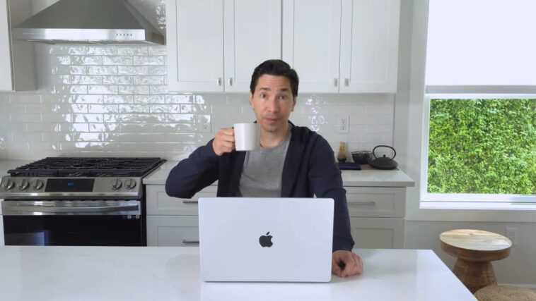 "je suis un Mac" l'acteur grandit pour promouvoir Windows sur les PC Arm pour Qualcomm 1 I