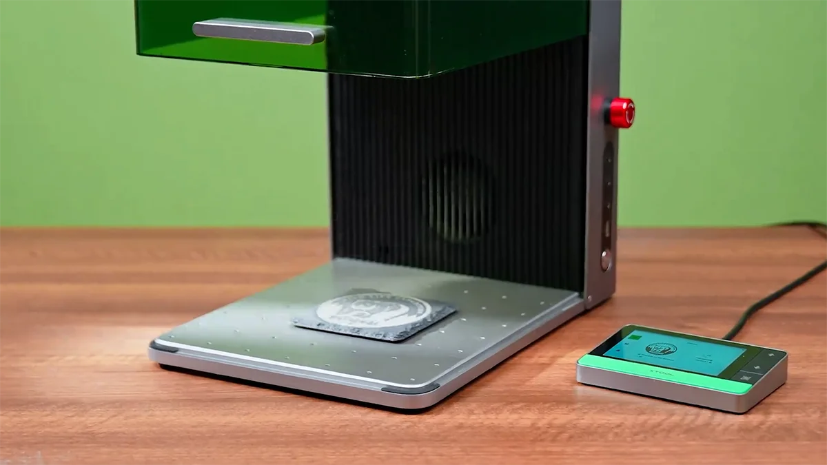 xTool F1 Ultra : La révolution de la gravure laser 11 Xtool F1 Ultra Panneau Control