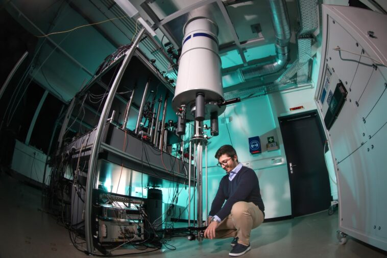 Un système révolutionnaire de refroidissement quantique 2D est plus froid que l'espace 1 Breakthrough 2D quantum cooling system is colder than space