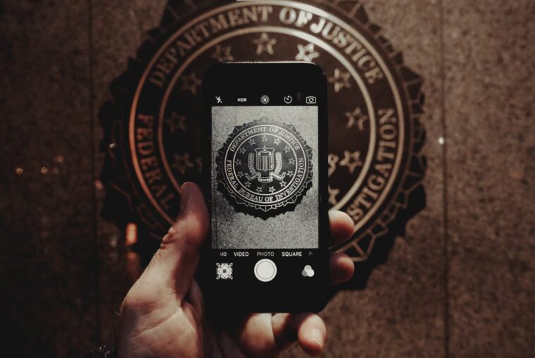 Le FBI déverrouille le téléphone du tireur de Trump deux jours seulement après l'incident 1 The FBI unlocks the phone of Trump
