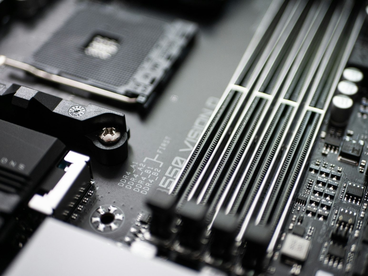 Faut-il acheter un ordinateur portable avec 8 Go de RAM ? Quel est le minimum nécessaire 3 Mérite-t-il d'acheter un ordinateur portable avec 8 Go de RAM? Combien est le minimum nécessaire