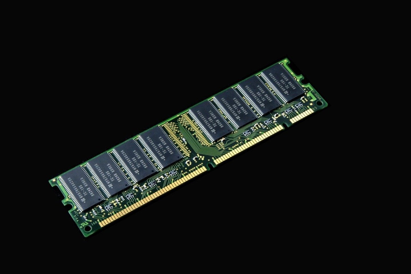 Faut-il acheter un ordinateur portable avec 8 Go de RAM ? Quel est le minimum nécessaire 5 Mérite-t-il d'acheter un ordinateur portable avec 8 Go de RAM? Combien est le minimum nécessaire