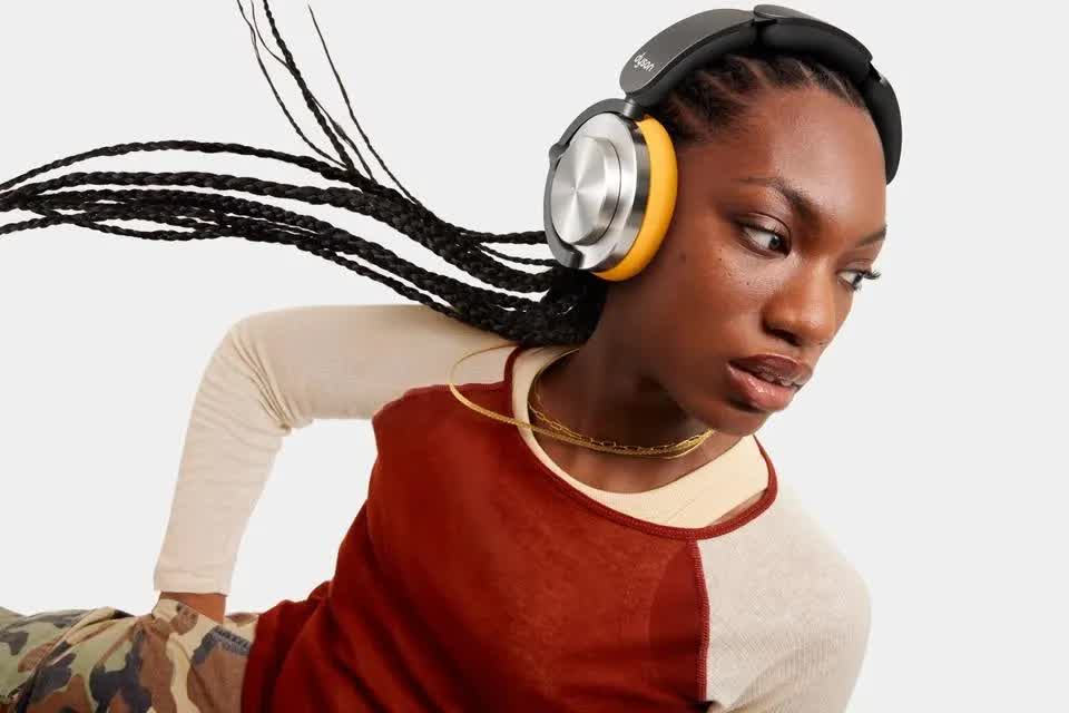 1721300921 215 Dyson poursuit sa progression audio avec le casque OnTrac ANC