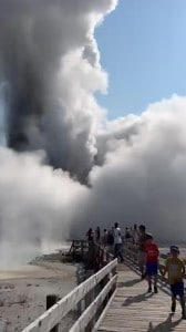 Qu'est-ce qu'une explosion hydrothermale et quelle est la cause de l'événement éruptif soudain à Yellowstone 3 1721842203 588 Quest ce quune explosion hydrothermale et quelle est la cause de