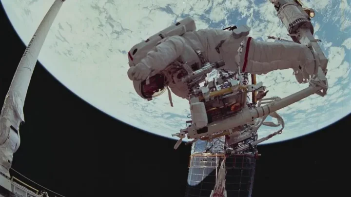 Les astronautes vont arrêter d'utiliser des couches et vont commencer à boire de l'urine comme de l'eau 4 1721908354 912 Les astronautes vont arreter dutiliser des couches et vont commencer.webp