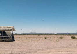 Des essaims massifs de 50 drones s'attaquent aux défenses du Pentagone lors de la démonstration la plus éprouvante à ce jour 103 Massive 50-drone swarms batter defenses in Pentagon
