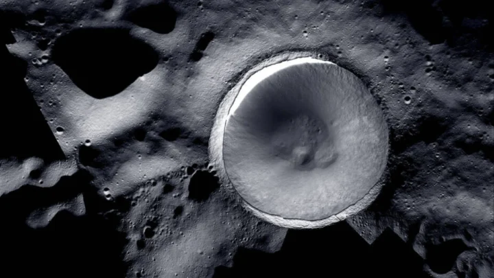 La caméra de la NASA révèle le côté sombre de la Lune 3 Image de la Lune de son côté obscur