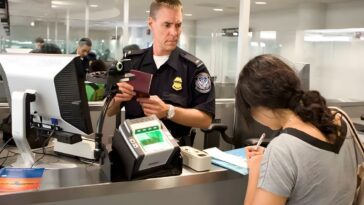 Warrantless phone searches by customs agents violate the Fourth Amendment, judge rules