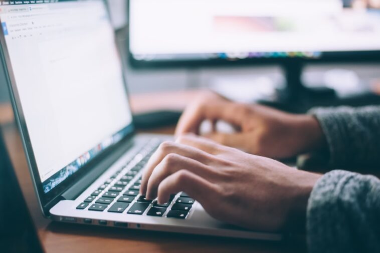 Pouvez-vous gérer vos mots de passe ? Une enquête révèle que beaucoup se sentent dépassés mais trop confiants à ce sujet 1 Can you manage your passwords? Survey shows many feel overwhelmed yet overconfident about it