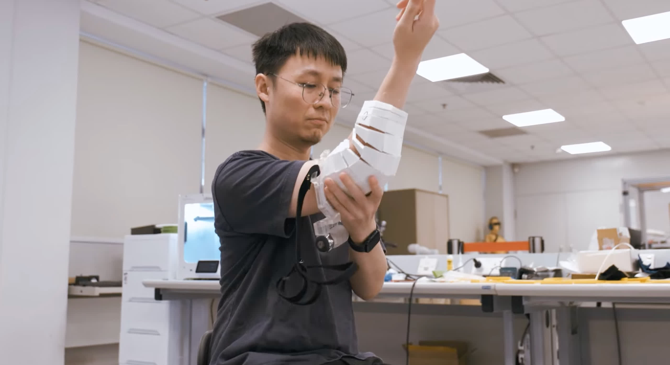 Des scientifiques conçoivent un tissu miracle qui devient rigide en appuyant sur un bouton 2 Des scientifiques concoivent un tissu miracle qui devient rigide en