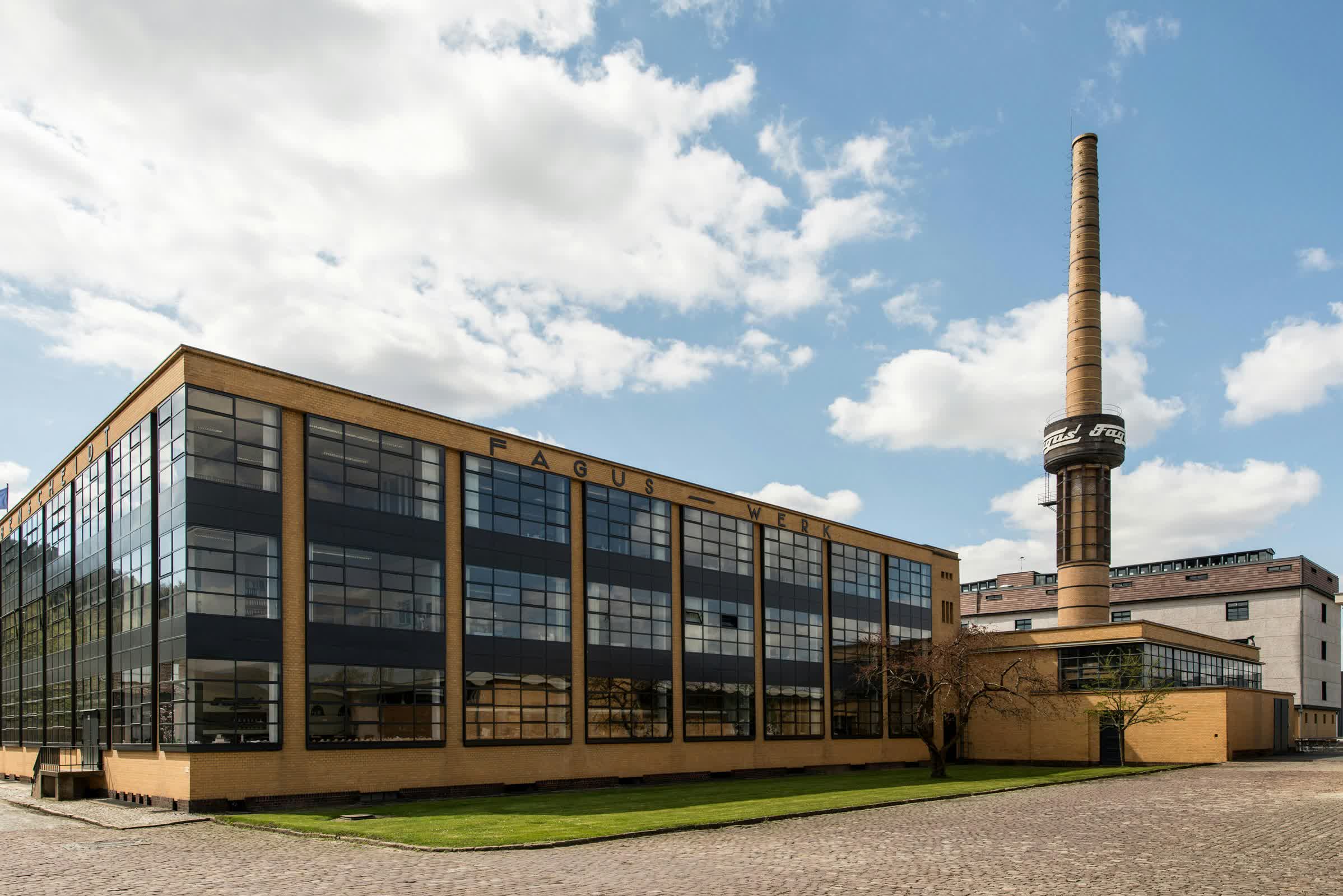 Des usines automobiles fermées seront converties en usines de véhicules électriques grâce à une nouvelle subvention du gouvernement américain de 1,7 milliard de dollars 2 Des usines automobiles fermees seront converties en usines de vehicules