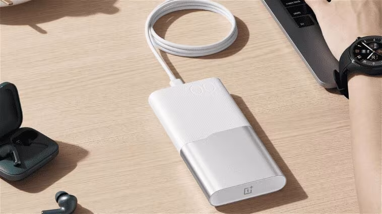 La première batterie portable de OnePlus a une capacité de 12 000 mAh et une charge rapide de 100 W 1 Le premier chargeur portable de OnePlus a une capacité de 12 000 mAh et une charge rapide de 100 W