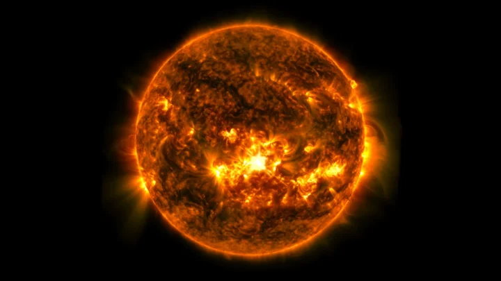 Le Soleil a déclenché une énorme explosion en direction de la Terre et a été enregistré en vidéo 2 Le Soleil a declenche une enorme explosion en direction de.webp