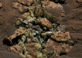 Rover Curiosity descobre uma surpresa numa rocha de Marte