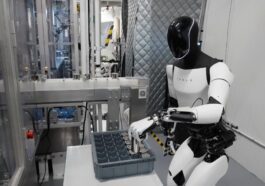 Les robots humanoïdes de Tesla ne sont pas adaptés aux usines, selon l'ex-responsable d'Optimus 38 Tesla Optimus robots will soon help the company build its electric vehicles