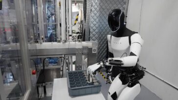 Les robots humanoïdes de Tesla ne sont pas adaptés aux usines, selon l'ex-responsable d'Optimus 4 Tesla Optimus robots will soon help the company build its electric vehicles