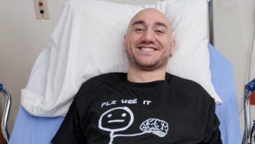Ora Noland utilise la puce implantée dans le cerveau pour apprendre de nouvelles langues : les progrès de Neuralink 30 Immagine