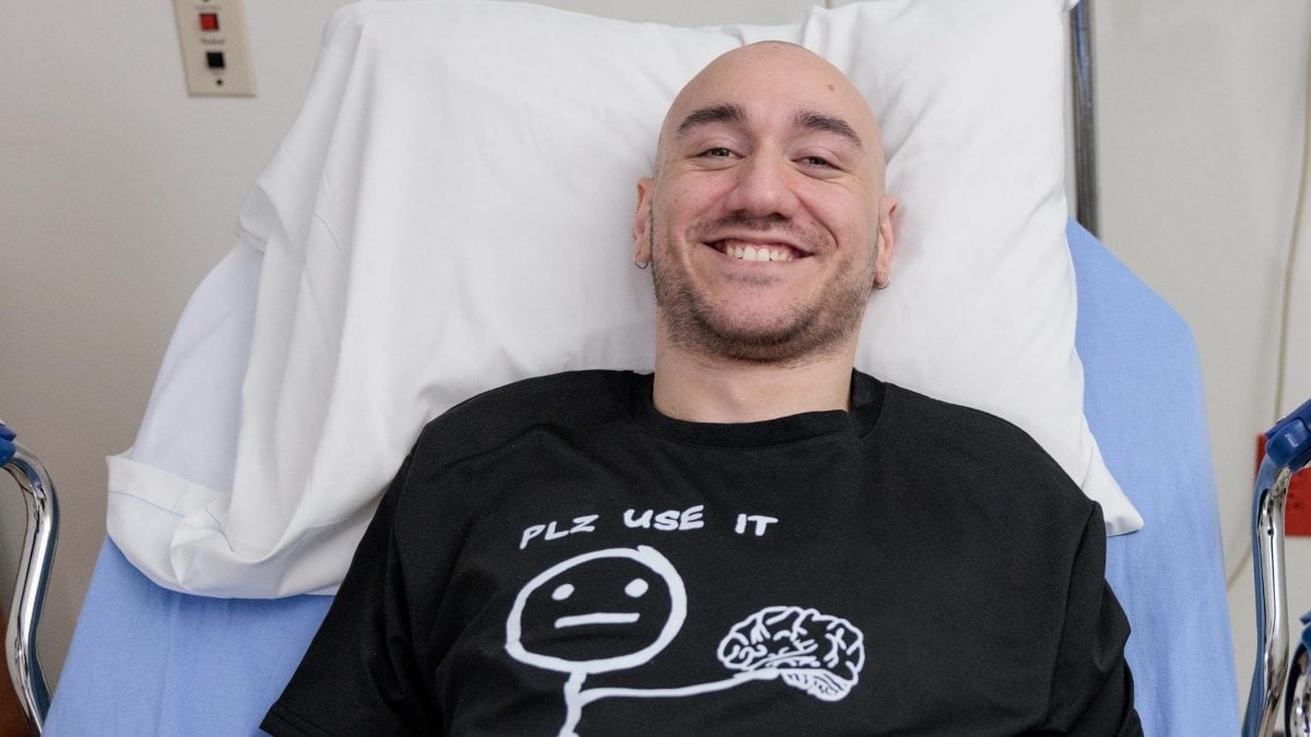 Ora Noland utilise la puce implantée dans le cerveau pour apprendre de nouvelles langues : les progrès de Neuralink 2 Image