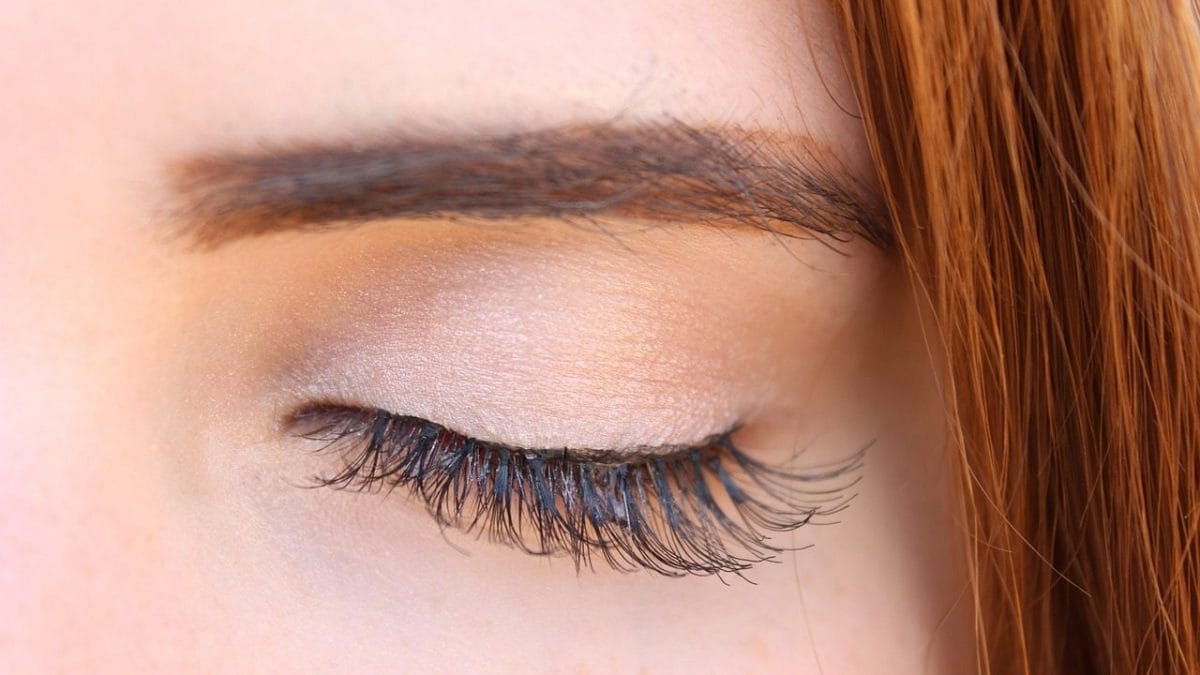 Pourquoi les extensions de cils peuvent être dangereuses pour la santé : l'explication de l'expert 2 Immagine