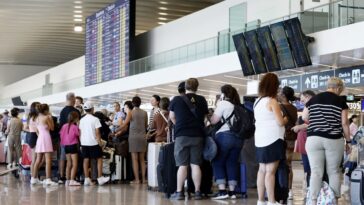 Pourquoi une erreur informatique a annulé plus de 1000 vols : l'explication du commandant de bord 18 Retards à l'aéroport de Fiumicino