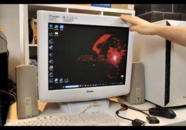 Quelqu'un vient de pousser le taux de rafraîchissement de ce moniteur CRT IIyama vieux de plusieurs décennies à 700 Hz
