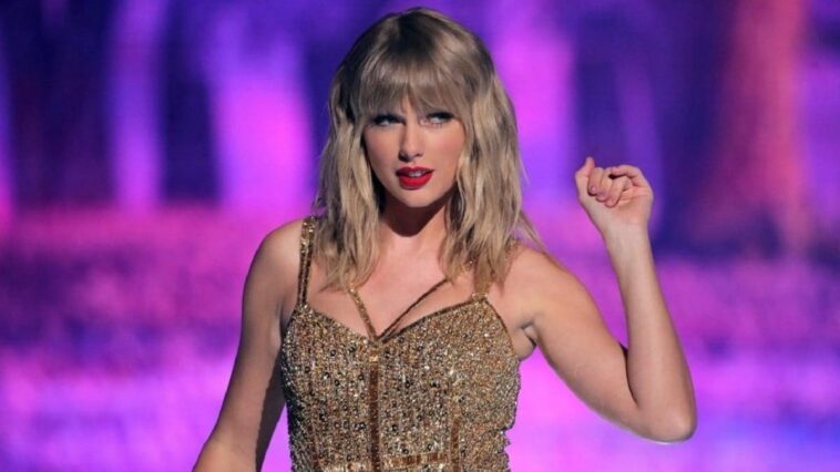 Taylor Swift envoie des messages privés à ses fans : comment fonctionne l'escroquerie sur Zangi 1 Immagine