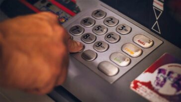 Si eres cliente del Santander, mucho cuidado con la nueva estafa de la que alerta el banco