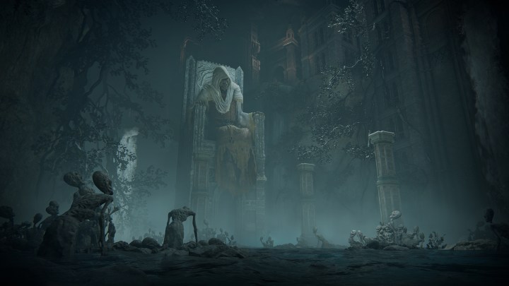 Xbox, PlayStation et PC : Elden Ring est-il inter/cross plateforme ? 2 Une haute statue domine un paysage brumeux dans Elden Ring.