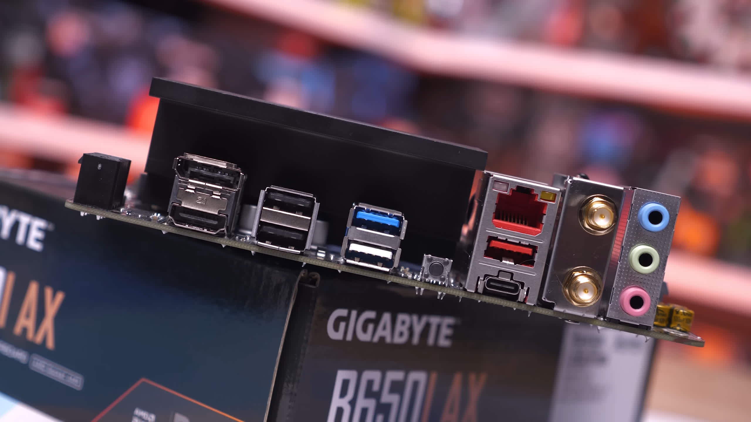 Tour d'horizon des cartes mères AMD AM5 Mini-ITX pour Ryzen 7000/8000/9000 12 1722513466 689 Tour dhorizon des cartes meres AMD AM5 Mini ITX pour Ryzen
