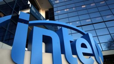 Intel fait face à une crise, alors que les revenus sont en baisse et que des prévisions sombres ébranlent la confiance des investisseurs 21 Intel faces crisis as revenue misses and a bleak forecast shakes investor confidence