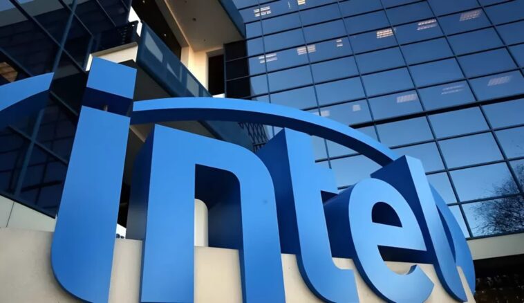 Intel fait face à une crise, alors que les revenus sont en baisse et que des prévisions sombres ébranlent la confiance des investisseurs 1 Intel faces crisis as revenue misses and a bleak forecast shakes investor confidence