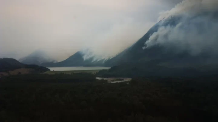 Apple SOS Urgence par Satellite sauve la vie de quatre personnes encerclées par un incendie de forêt 3 1722798534 591 SOS Urgence par Satellite sauve la vie de quatre personnes.webp
