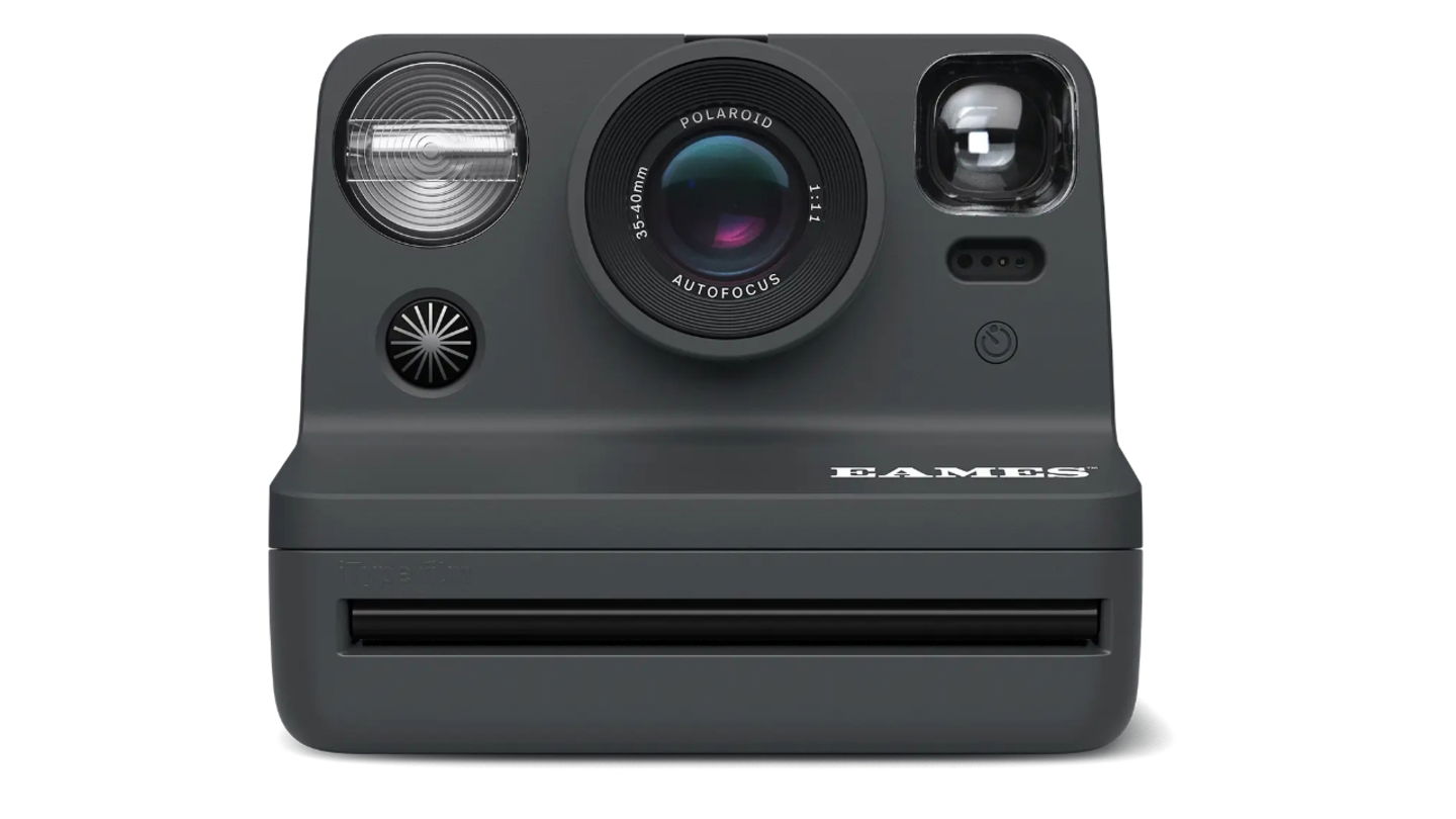 Vous allez vouloir la nouvelle édition du Polaroid Now Generation 2, une ode au style rétro d'une alliance iconique 3 Face avant de la Polaroid Now Generation 2 - Eames Edition