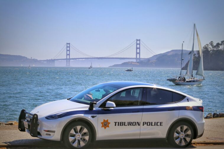 La police américaine échange du gaz contre des électrons alors que les véhicules électriques continuent de fumer 1 US police trade gas for electrons as EVs keep smoking Dodge Chargers