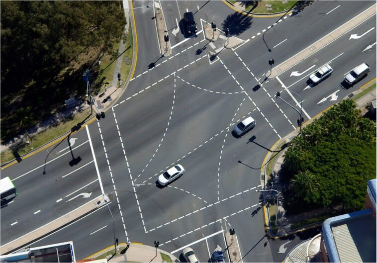 Vers zéro accident de la route : comment le DOT prévoit d'utiliser la communication sans fil V2X pour éliminer les accidents mortels de la route 1 Driving toward zero: how the DOT plans to use V2X wireless communication to eliminate traffic fatalities