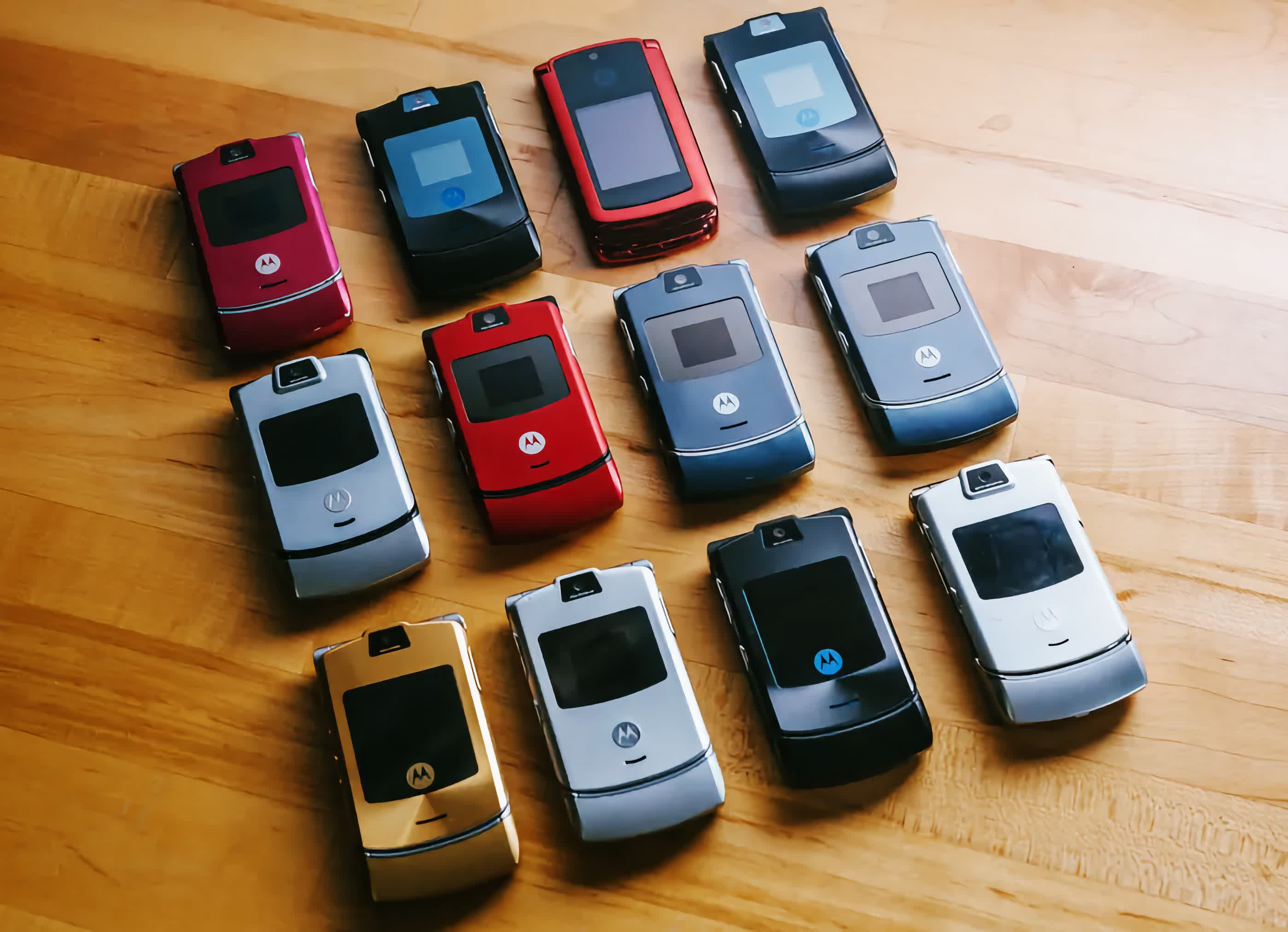 Motorola Razr V3 : l'iPhone d'antan 5 1724242119 667 Motorola Razr V3 liPhone dantan