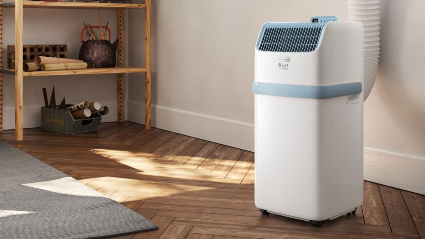 En l'absence de climatisation à la maison, voici les meilleurs ventilateurs pour vous garder au frais cet été 4 De'Longhi PAC ES72