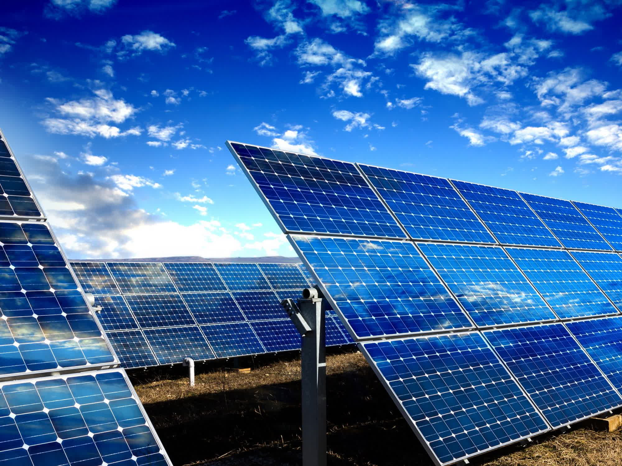 Cette année, 80 % de la nouvelle capacité électrique américaine provient de l'énergie solaire et du stockage par batterie 35 A whopping 80% of new US electricity capacity this year came from solar and battery storage