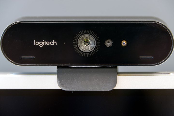 Meilleures webcams pour Teams, Zoom, streaming, faible luminosité, et plus 3 revue de la webcam logitech brio 4k