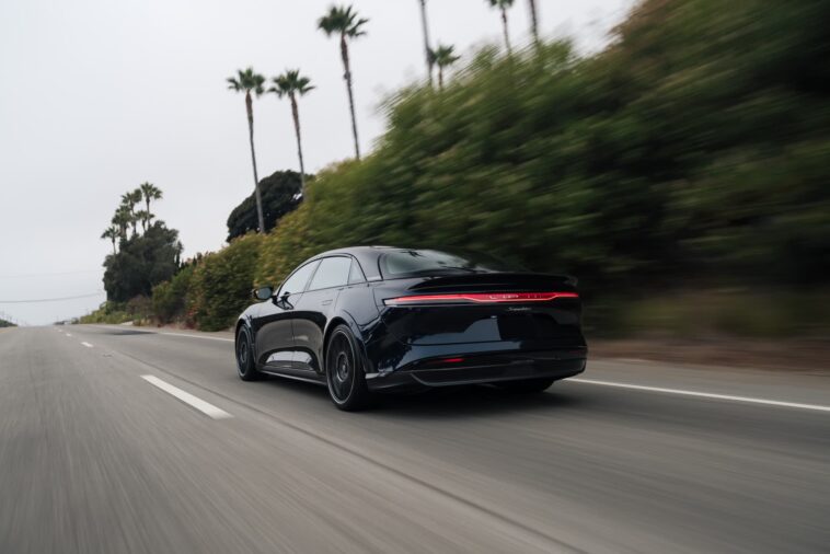 Le Lucid Air Sapphire à 425 000 $ est le véhicule blindé le plus rapide au monde 1 Bulletproof $425K Lucid Air Sapphire is the world