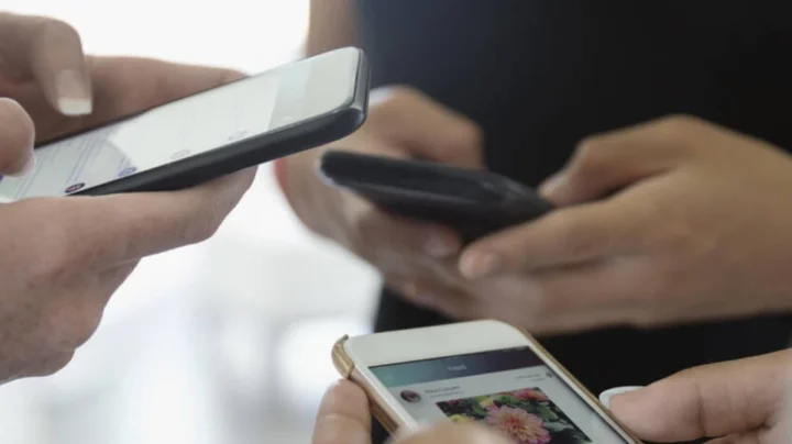 La France lance un projet interdisant les téléphones portables dans les écoles aux moins de 15 ans 4 1724961064 238 La France lance un projet interdisant les telephones portables dans.webp