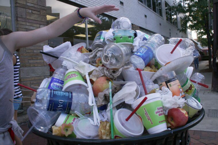 Des chercheurs découvrent un moyen peu coûteux de vaporiser le plastique et de l'utiliser pour fabriquer davantage de plastique 1 Researchers unlock cheap way to vaporize plastic and use it to make more plastic